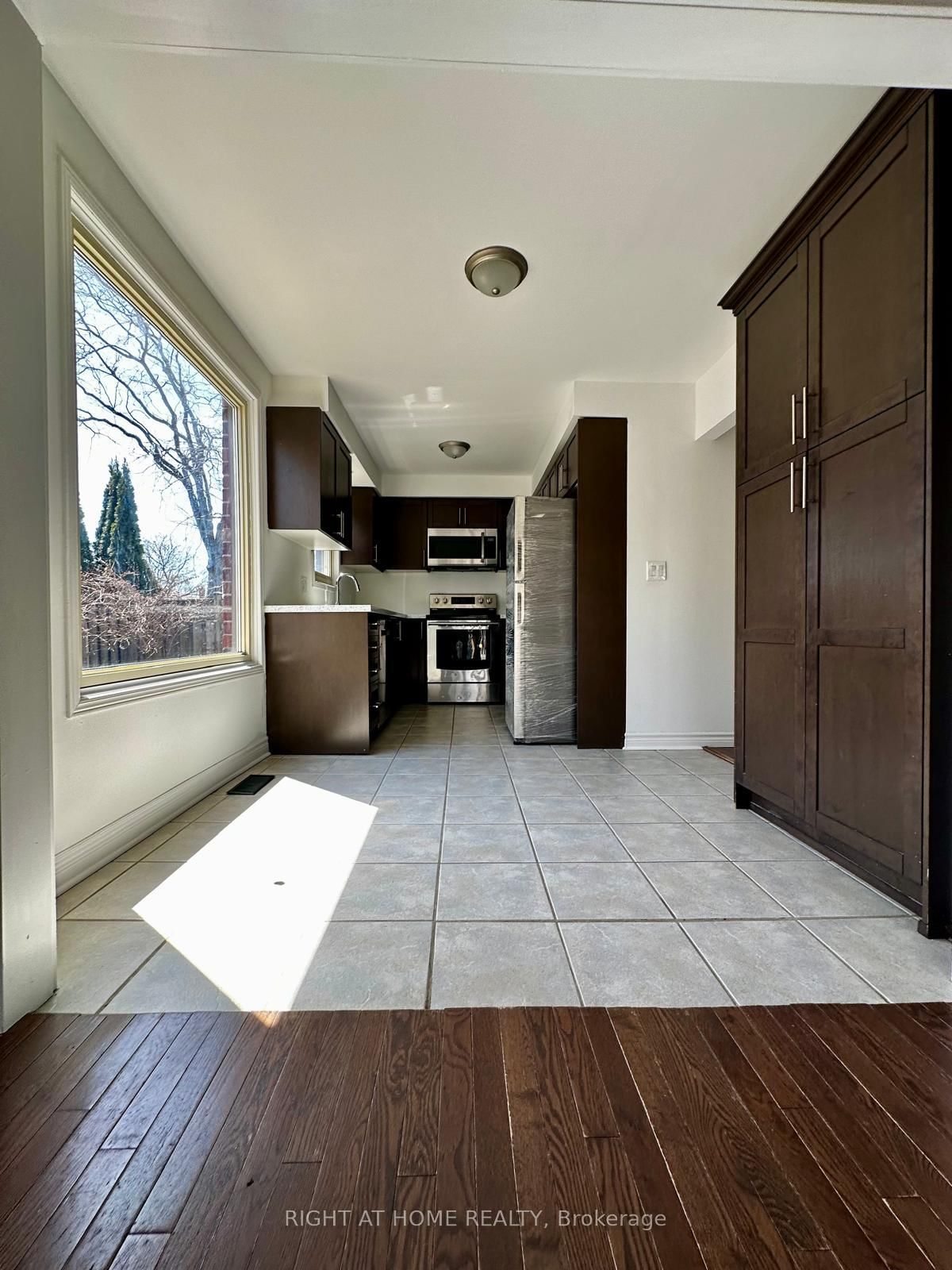 Detached House for sale at 73 Birchfield Drive, Clarington, Courtice, L1E 1M7 - MLS: E12110942