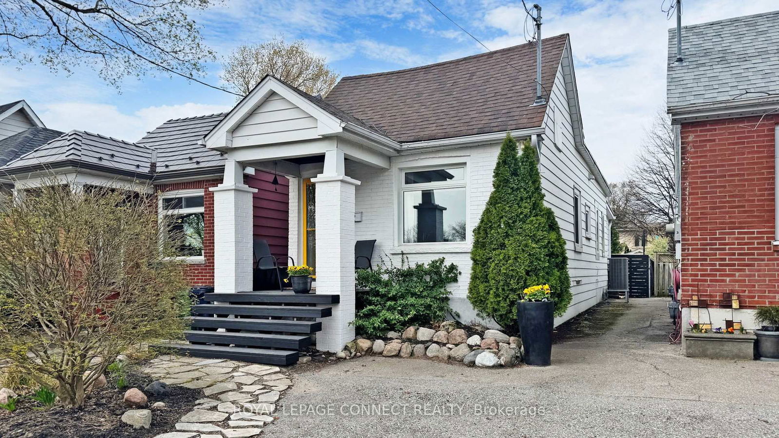 Detached House for sale at 242 Gledhill Avenue, Toronto, Woodbine-Lumsden, M4C 5L2 - MLS: E12111269
