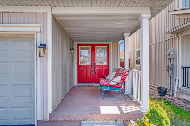 53 Kinross Avenue
