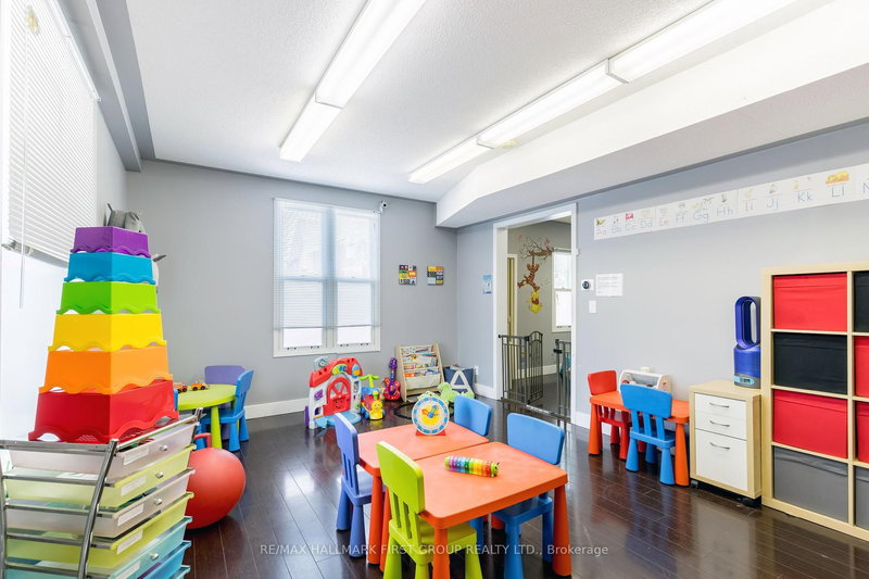 32 Elgin St E, Oshawa, L1G 1T1 | Image 3