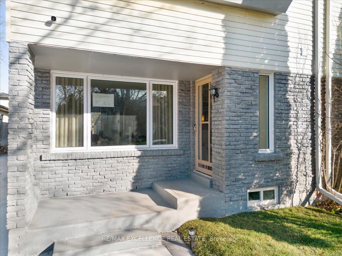 Semi-Detached House for sale at 731 Hillcroft Street, Oshawa, Eastdale, L1G 7H7 - MLS: E12111418