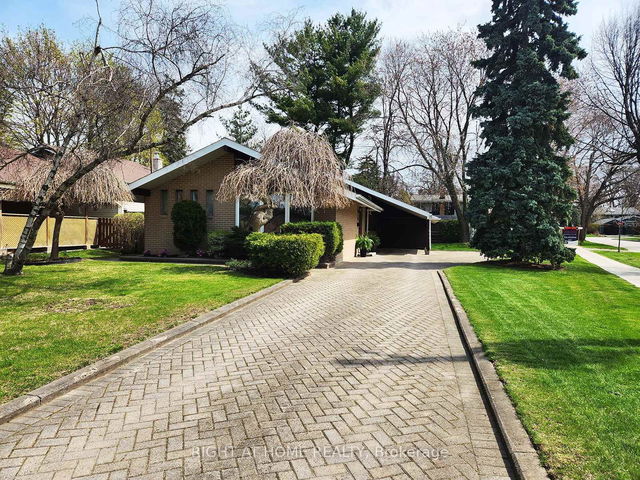 30 Lesterwood Crescent