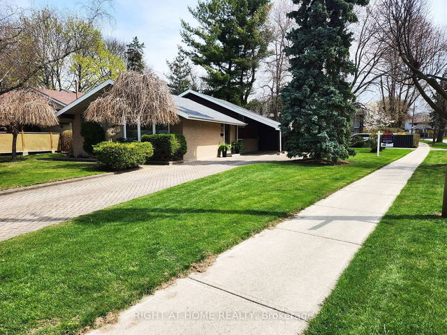30 Lesterwood Crescent