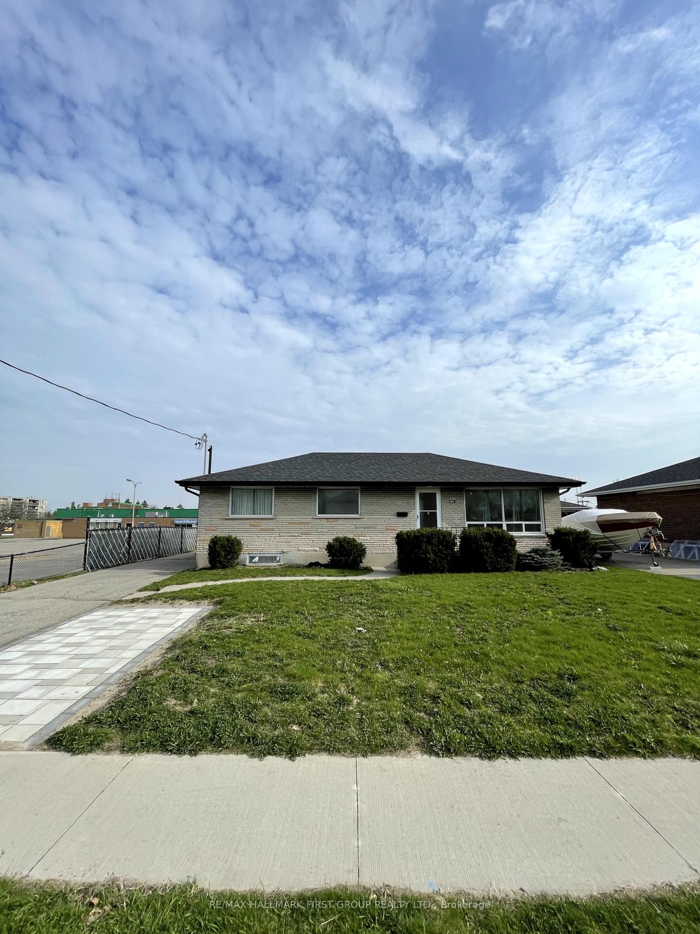 Detached House for lease at Upper-611 Bond Street, Oshawa, Eastdale, L1G 1C3 - MLS: E12111486