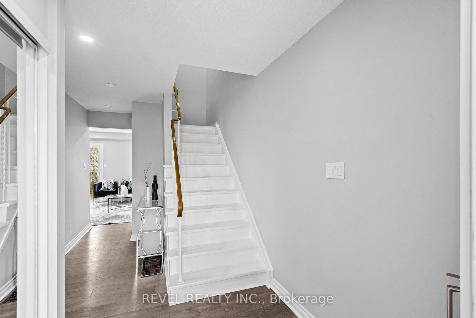 Semi-Detached House for sale at 15 Hartsfield Drive, Clarington, Courtice, L1E 1M8 - MLS: E12111535