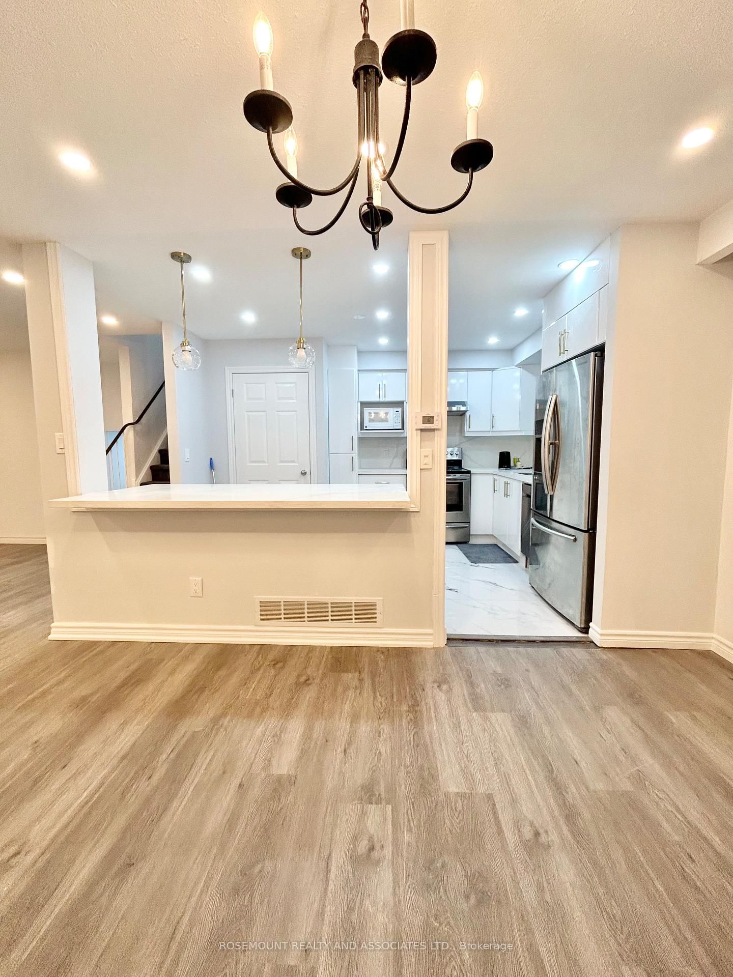 Detached House for lease at 220 Ascot Court, Oshawa, Eastdale, L1G 1W8 - MLS: E12111586