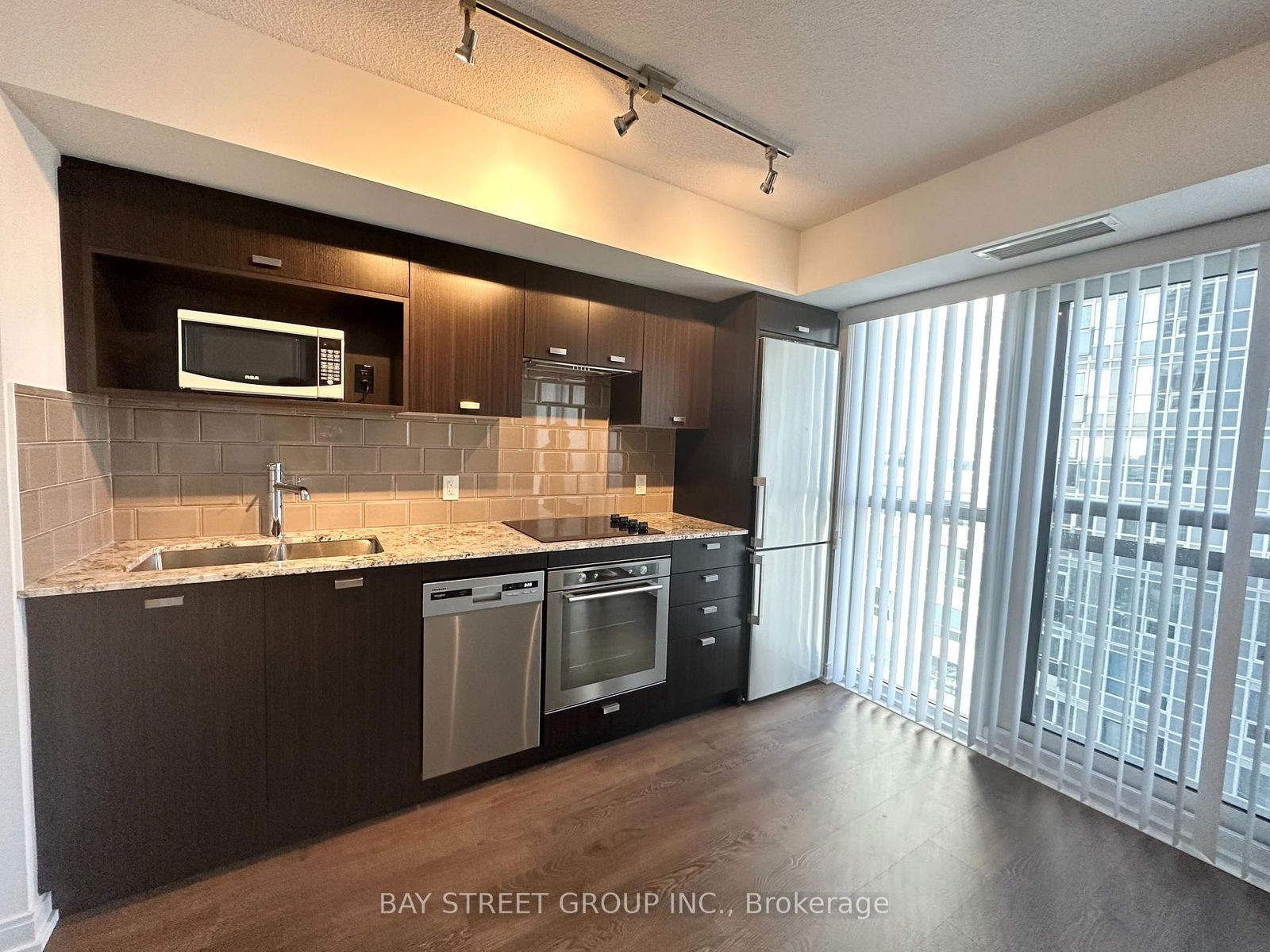 Condo for lease at 2217-275 Village Green Square, Toronto, Agincourt South-Malvern West, M1S 0L8 - MLS: E12111778