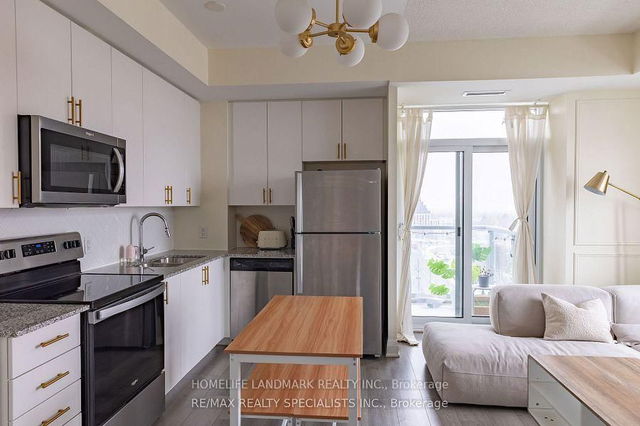 # 907 - 3220 Sheppard Avenue