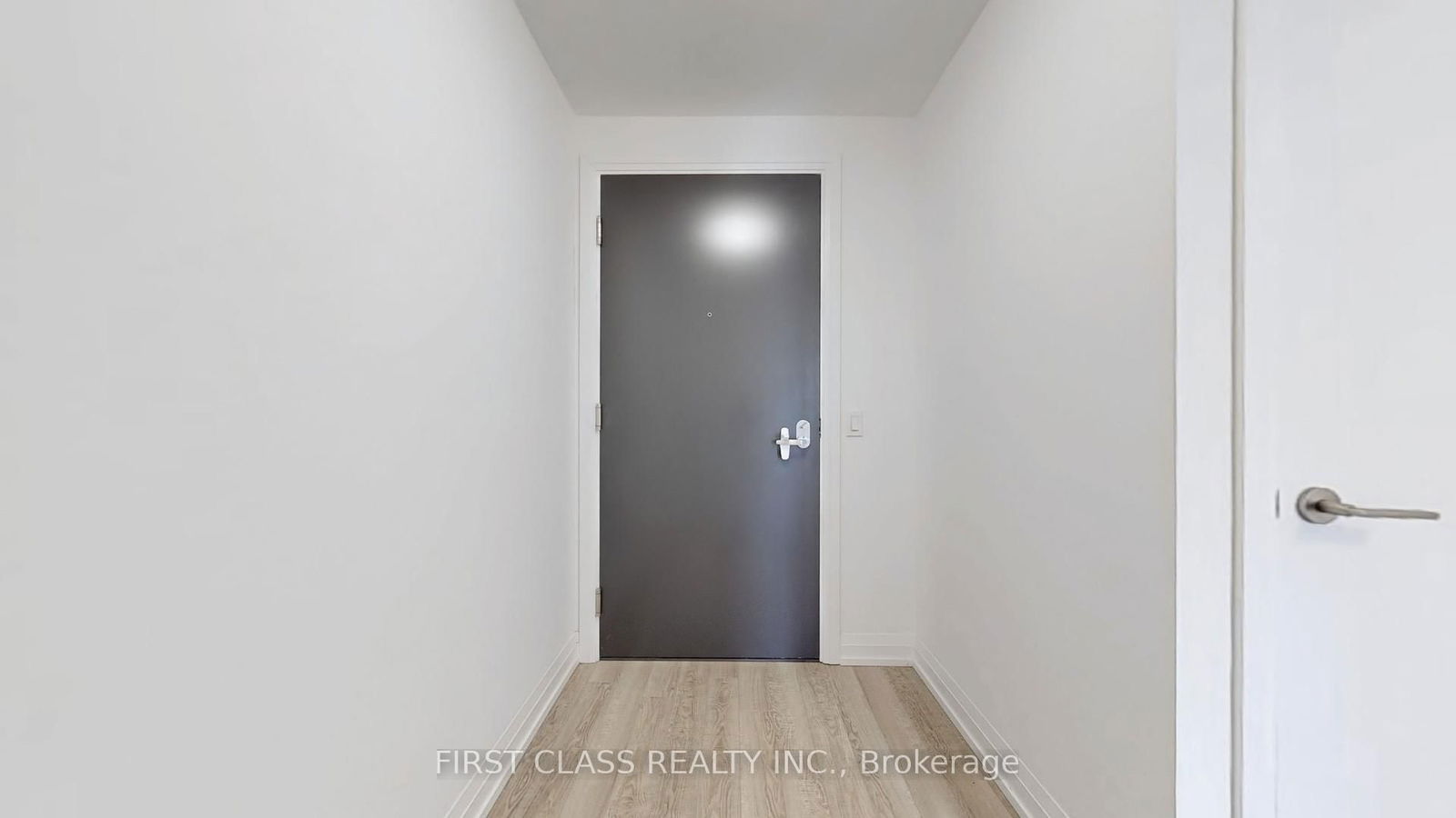 Condo for lease at 2703-286 Main St N/A, Toronto, East End-Danforth, M4C 0B3 - MLS: E12112034