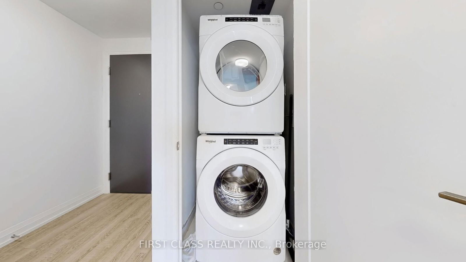 Condo for lease at 2703-286 Main St N/A, Toronto, East End-Danforth, M4C 0B3 - MLS: E12112034