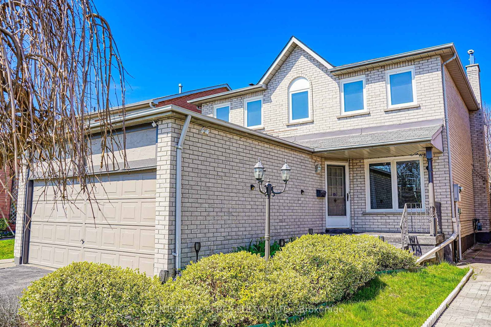 Detached House for sale at 1525 Sturgeon Court, Pickering, Amberlea, L1V 5P6 - MLS: E12112162
