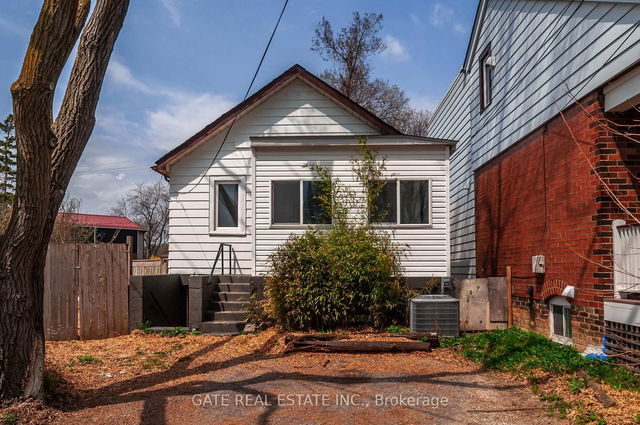 1 Mcintosh Street
