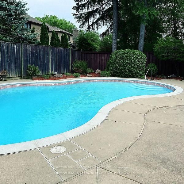 38A Deep Dene Drive