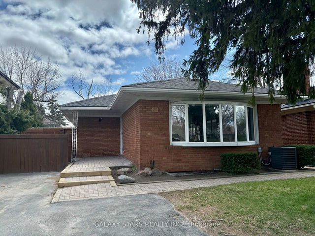 57 Moorecroft Crescent