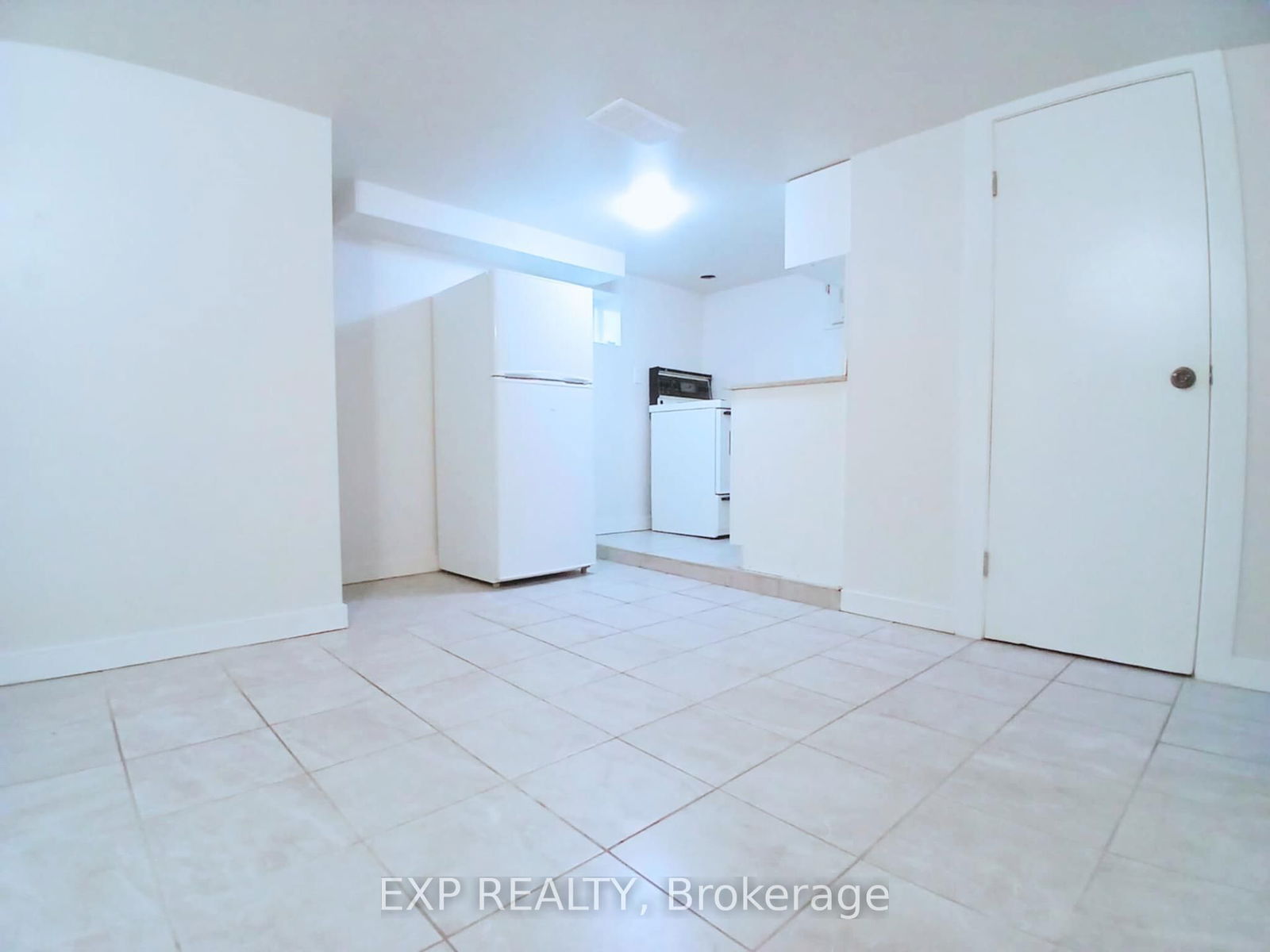 Semi-Detached House for lease at Lower-207 Gamble Avenue, Toronto, East York, M4J 2P4 - MLS: E12112381