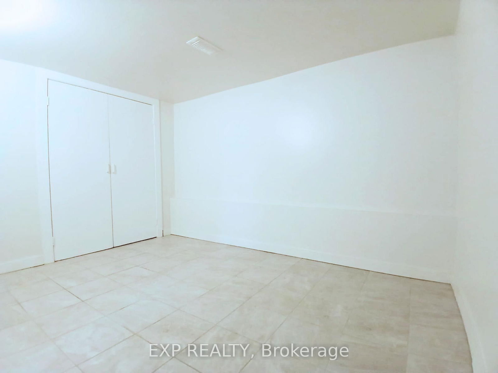 Semi-Detached House for lease at Lower-207 Gamble Avenue, Toronto, East York, M4J 2P4 - MLS: E12112381