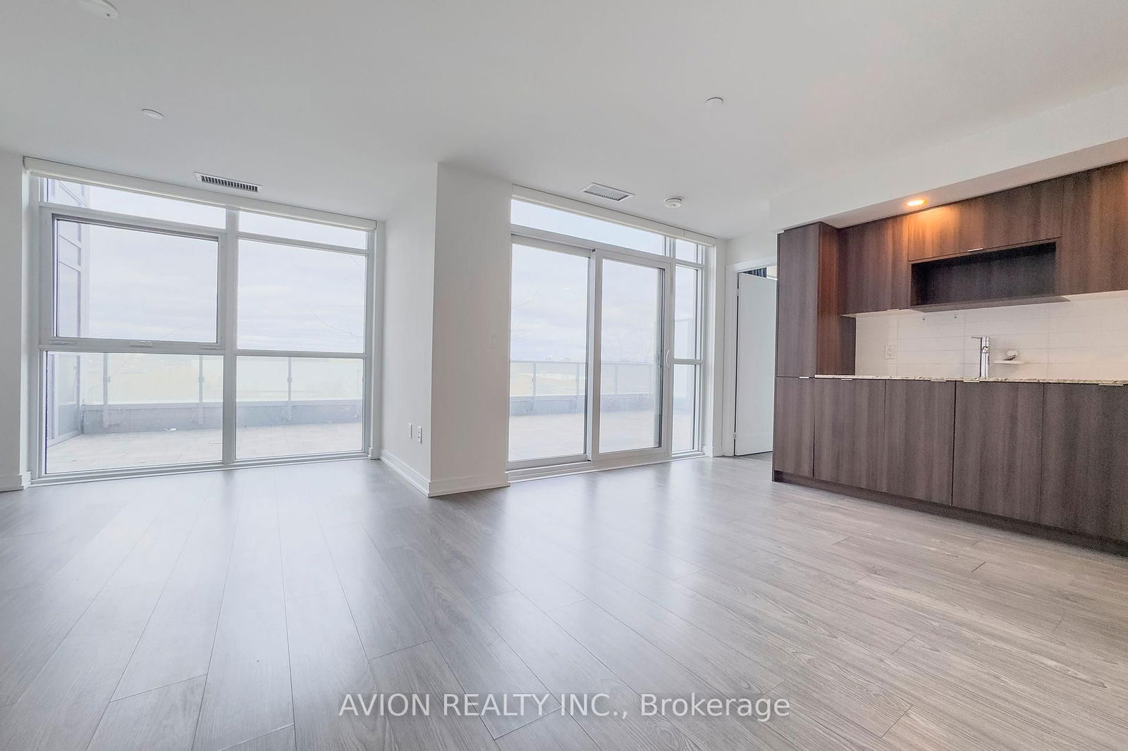 Condo for sale at 211-225 Village Green Square, Toronto, Agincourt South-Malvern West, M1S 0N4 - MLS: E12112870