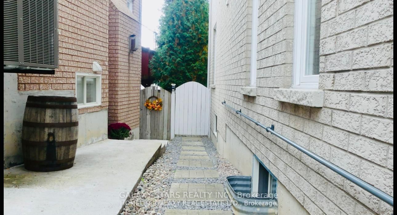 Detached House for lease at Bsmnt-32 Kemp Drive, Ajax, Central West, L1T 4A7 - MLS: E12113023