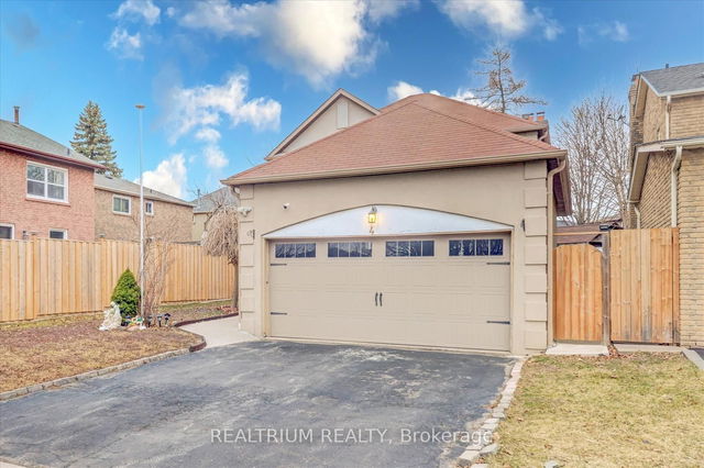 4 Radford Drive