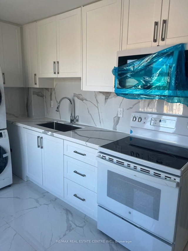 Upper - 3280 Danforth Avenue