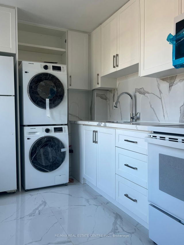 Upper - 3280 Danforth Avenue