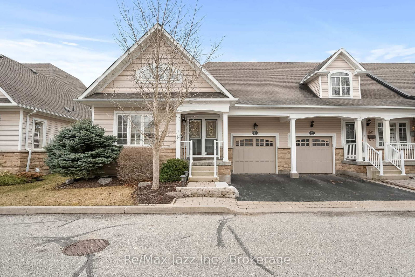 Property at 350 Lakebreeze