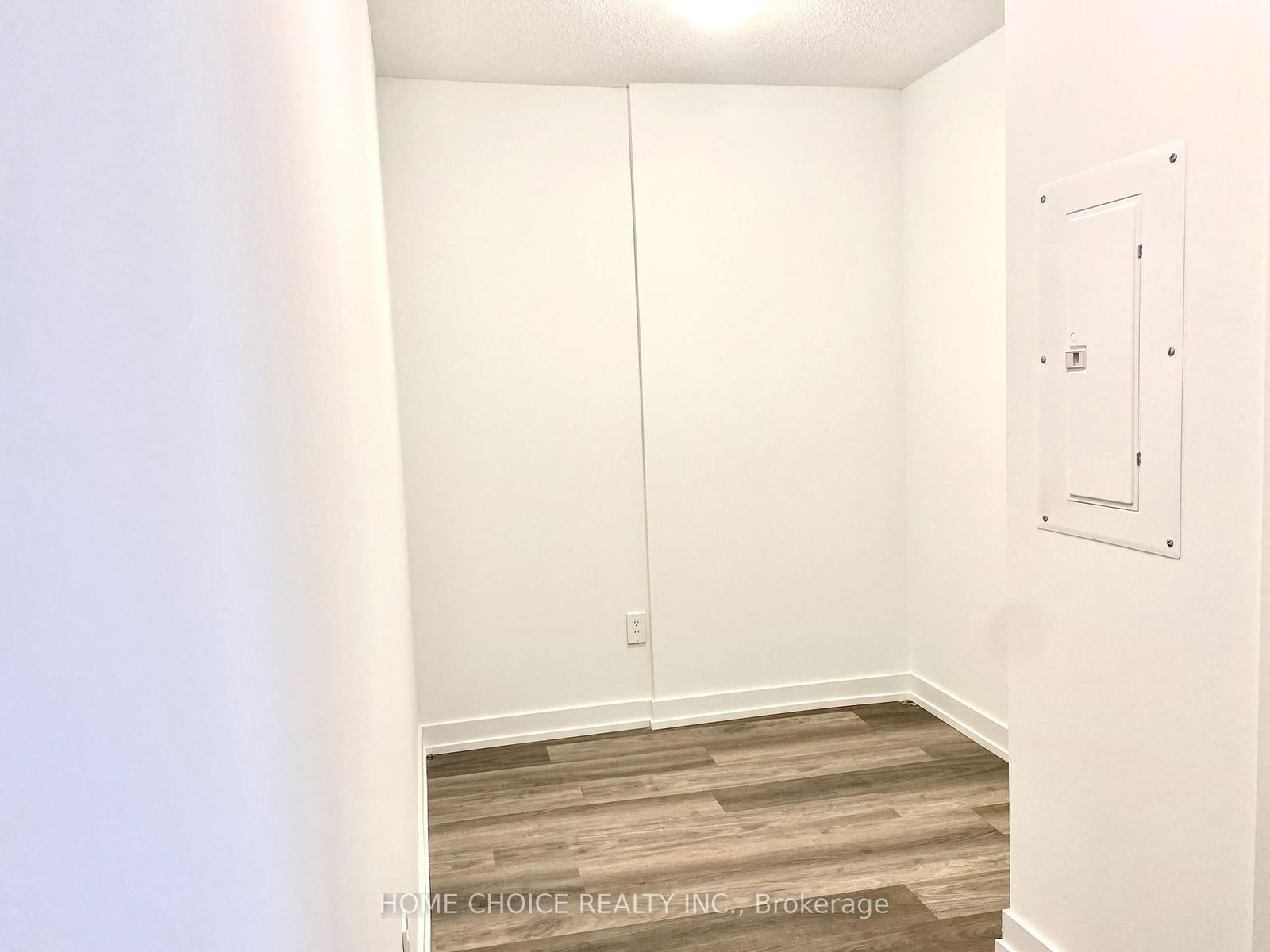 Condo for lease at 201-1455 Celebration Drive, Pickering, Bay Ridges, L1W 1L8 - MLS: E12114083