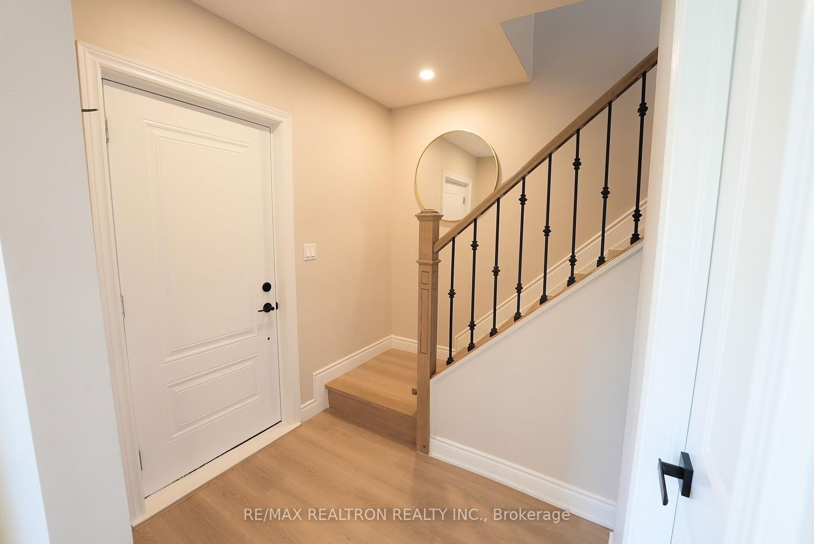 Detached House for sale at 34 Westmoreland Avenue, Oshawa, O'Neill, L1G 2M8 - MLS: E12114123