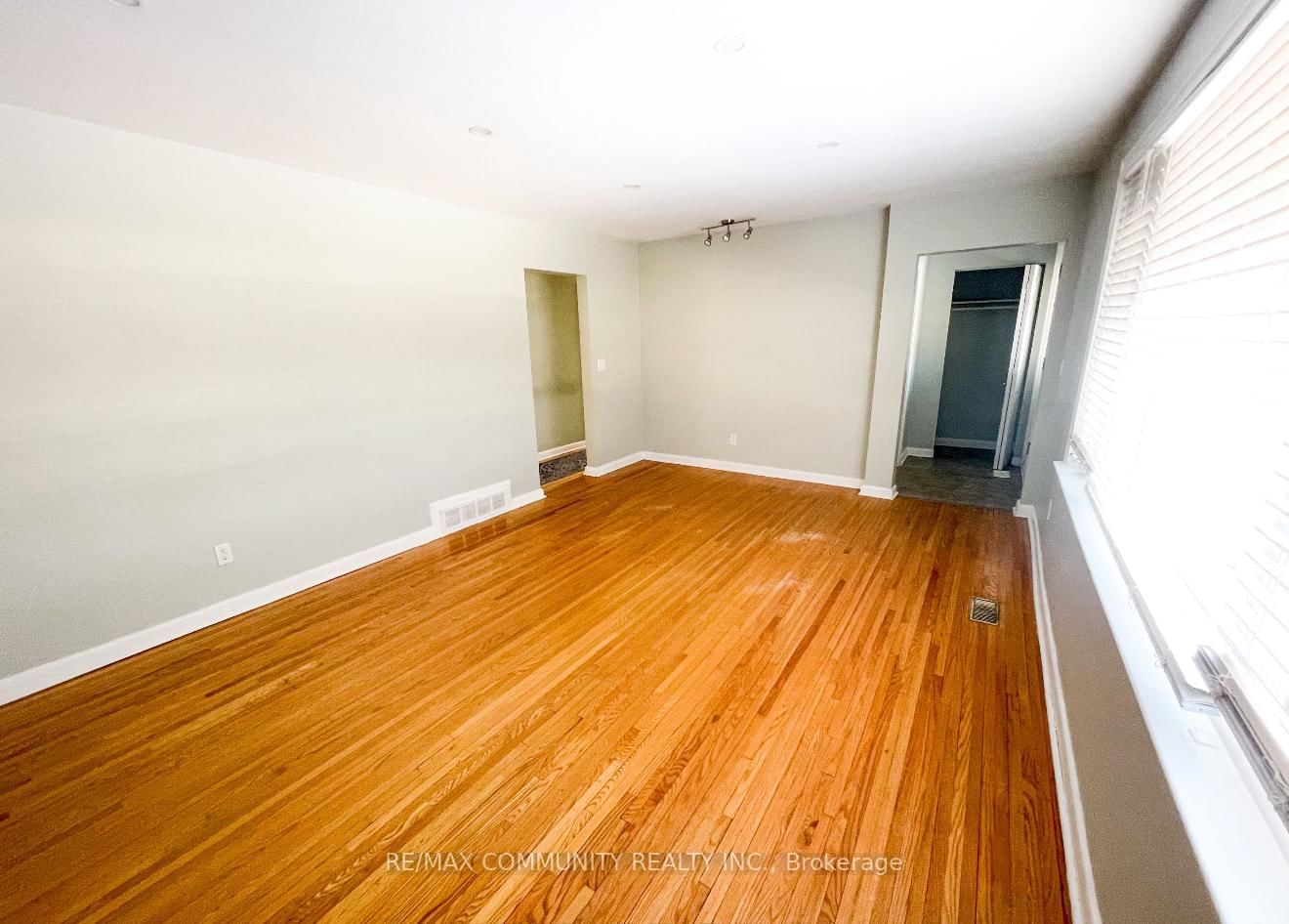 Detached House for lease at Main-583 Shakespeare Avenue, Oshawa, Donevan, L1H 2S7 - MLS: E12114225