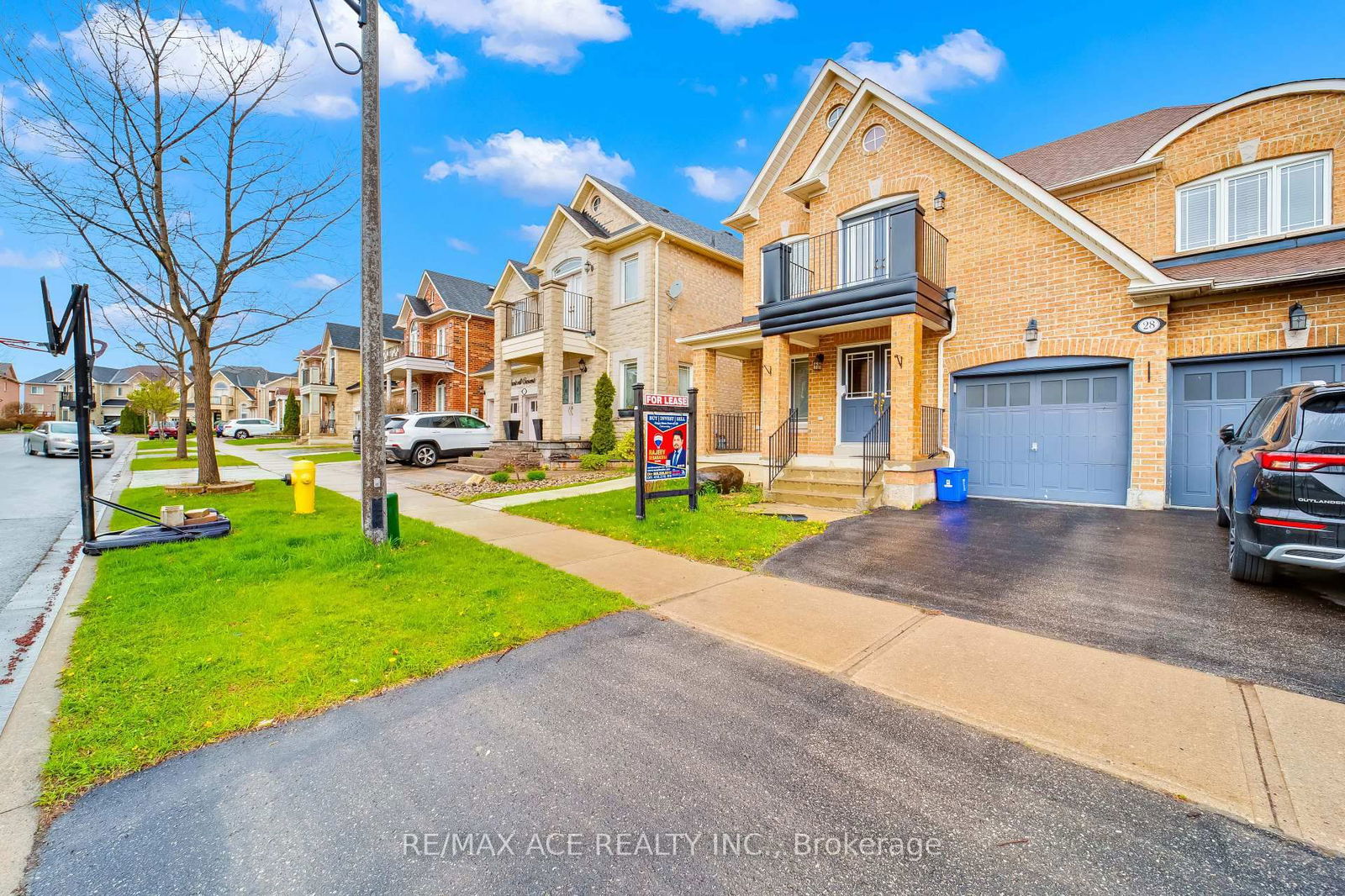 Detached House for lease at MAIN-28 Cantwell Crescent, Ajax, Northeast Ajax, L1Z 1A5 - MLS: E12114227