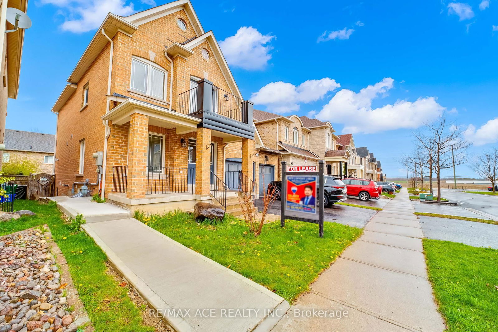 Detached House for lease at MAIN-28 Cantwell Crescent, Ajax, Northeast Ajax, L1Z 1A5 - MLS: E12114227