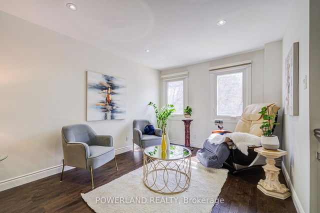 20 Coatsworth Crescent