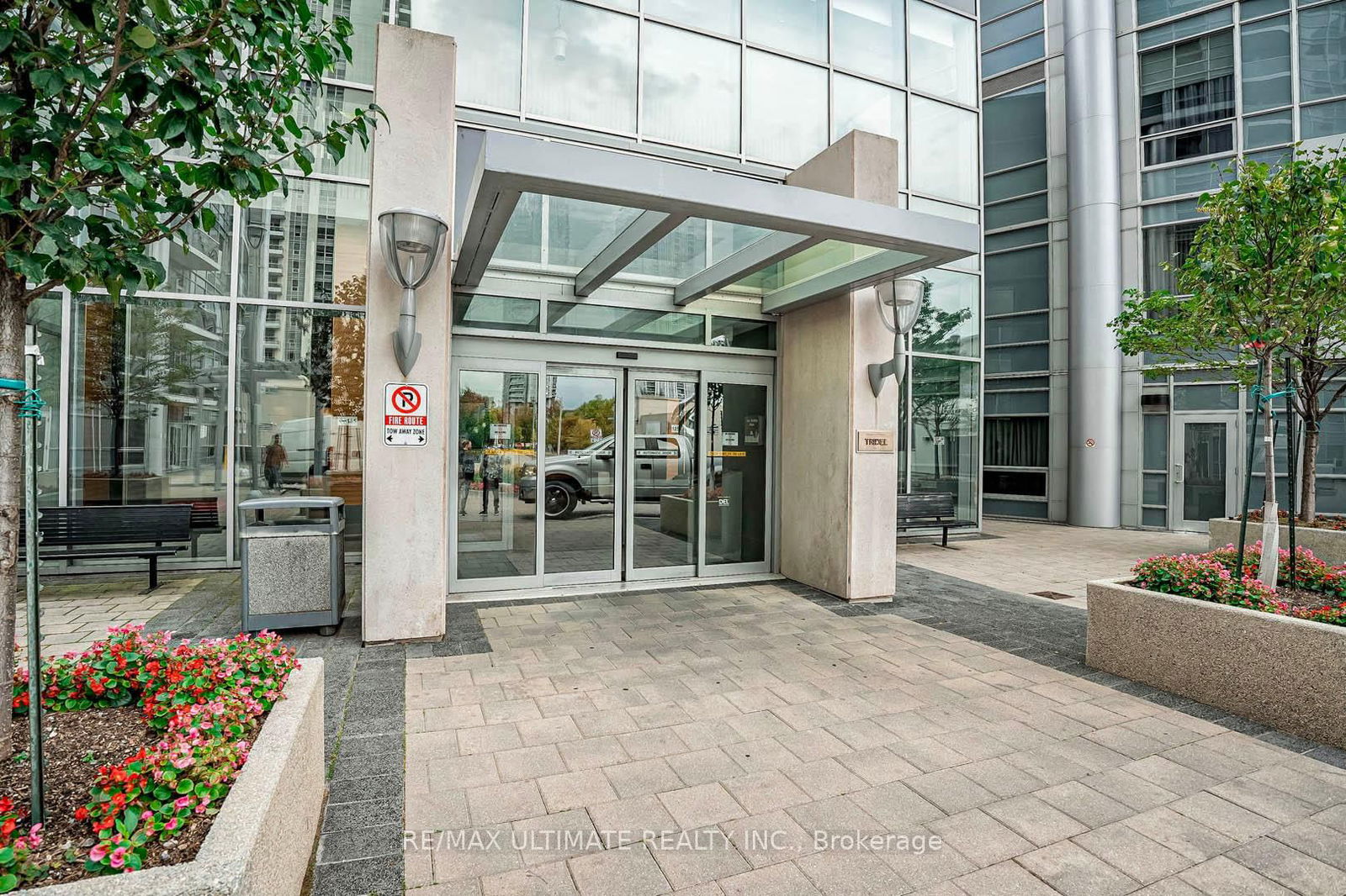 Condo for sale at 3720-135 Village Green Square, Toronto, Agincourt South-Malvern West, M1S 0G4 - MLS: E12114481
