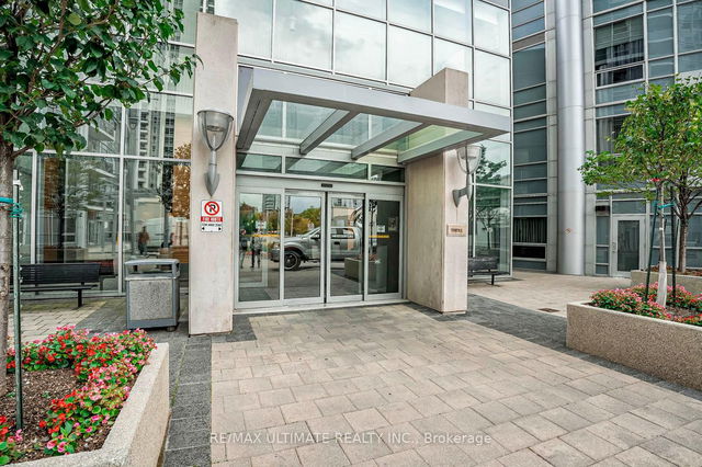 3720 - 135 Village Green Square