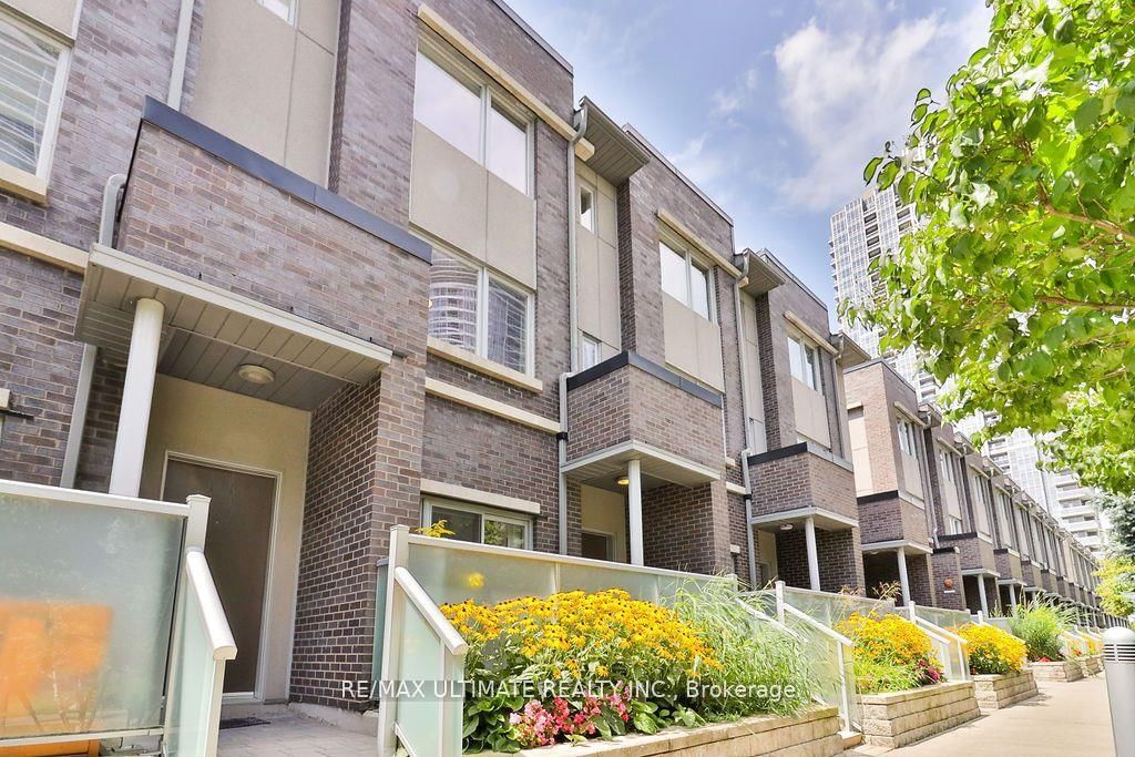 Townhouse for sale at TH 06-330 Village Green Square, Toronto, Agincourt South-Malvern West, M1S 0L1 - MLS: E12114482