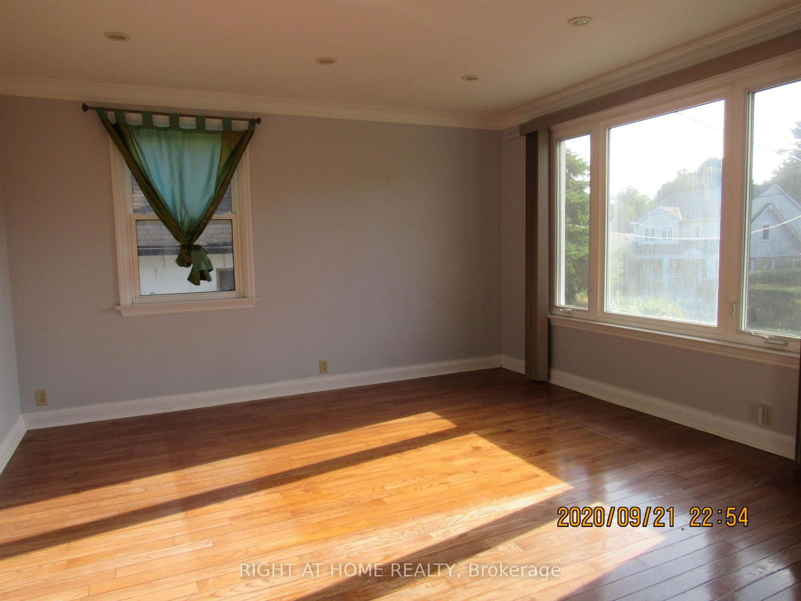 Detached House for lease at 101 Eastville Avenue, Toronto, Cliffcrest, M1M 2N8 - MLS: E12114507