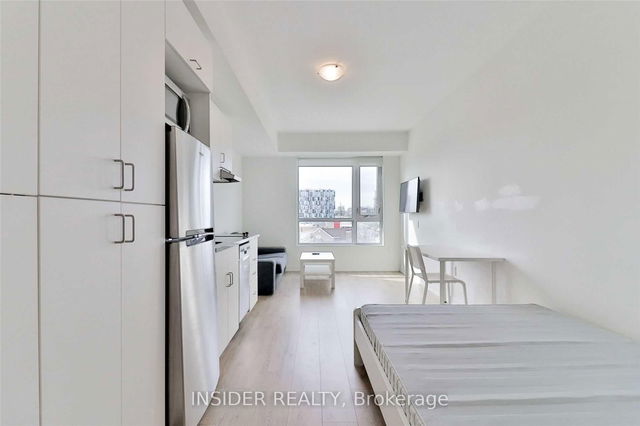 311 - 1800 Simcoe Street