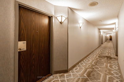 Unit 401 — 350 Alton Towers Circ, Toronto - Milliken image-0-4