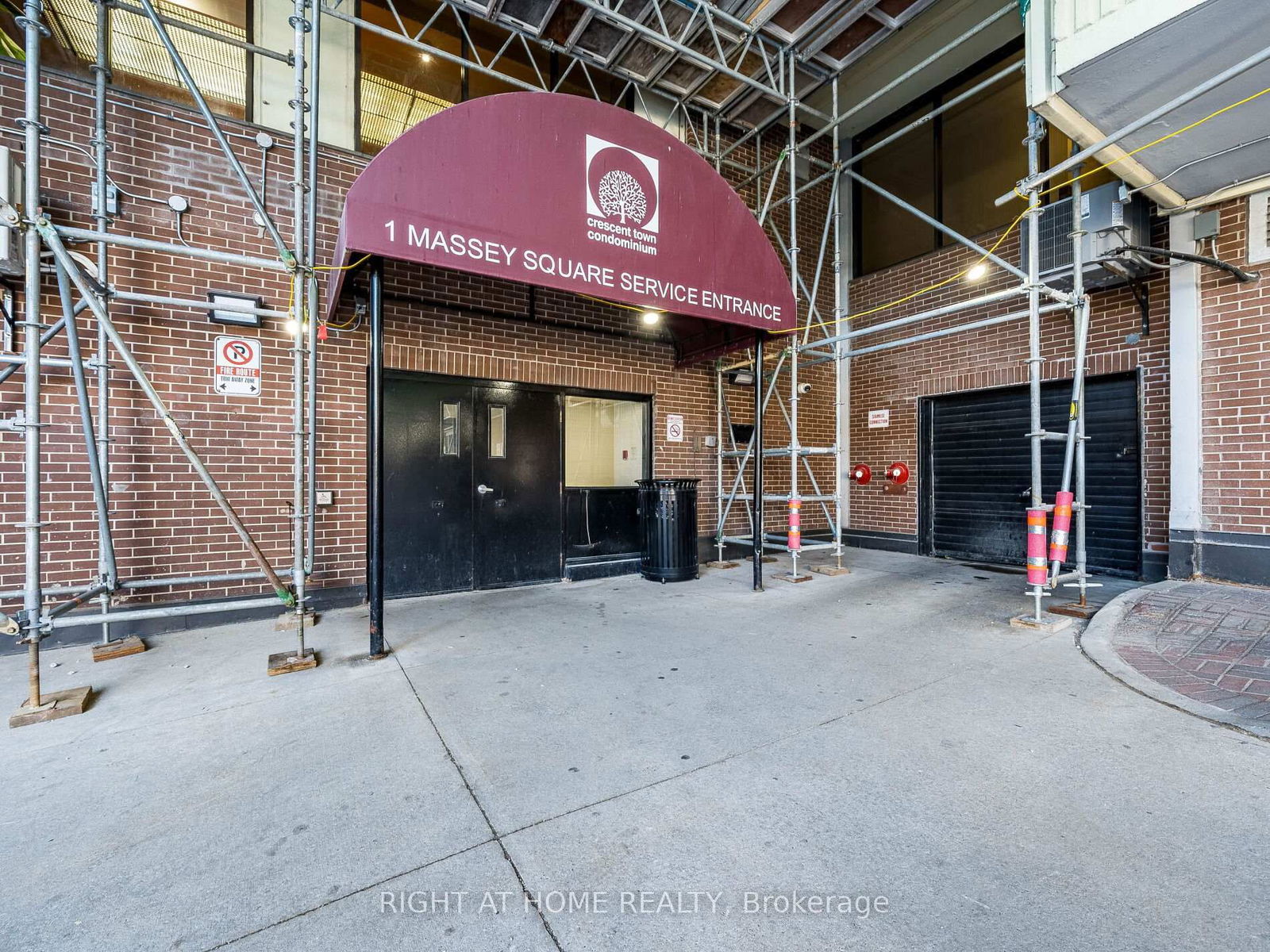 Condo for sale at 1208-1 Massey Square, Toronto, Crescent Town, M4C 5L4 - MLS: E12115349