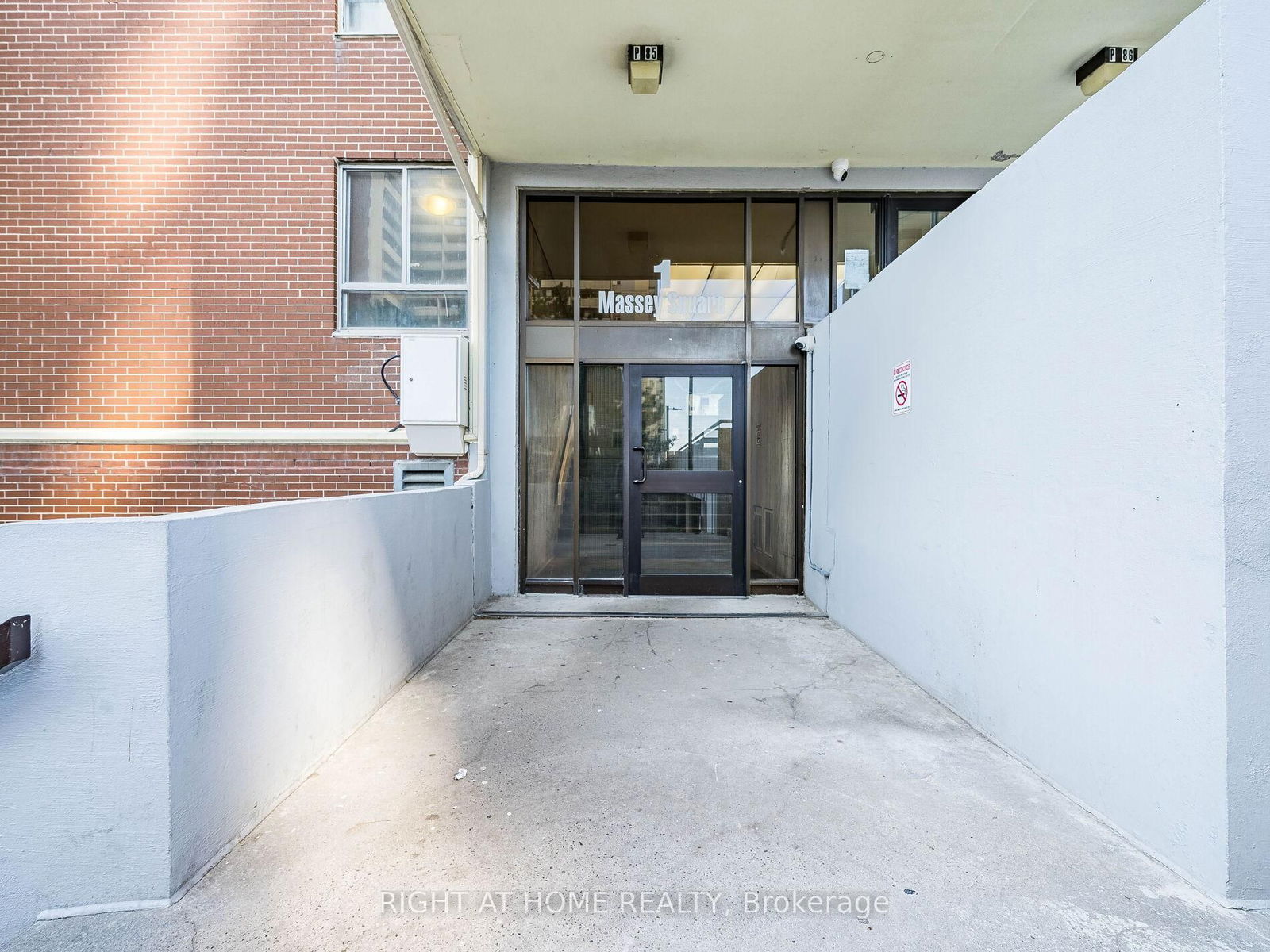 Condo for sale at 1208-1 Massey Square, Toronto, Crescent Town, M4C 5L4 - MLS: E12115349