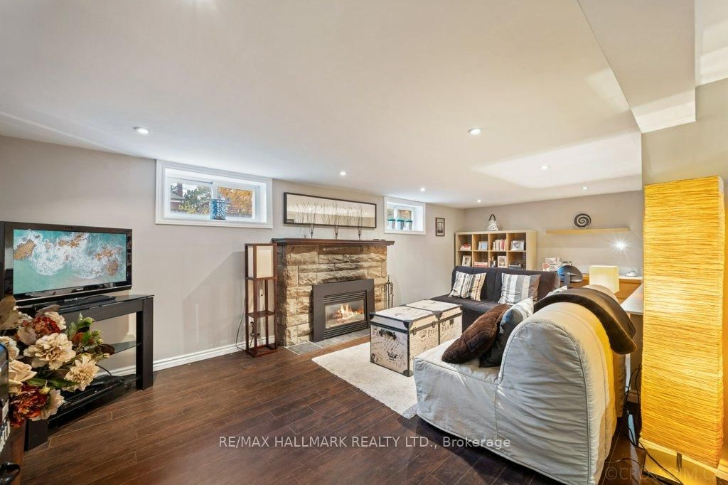 Lower Level for lease at Lower Level-4 Four Oaks Gate, Toronto, East York, M4J 2X2 - MLS: E12115365