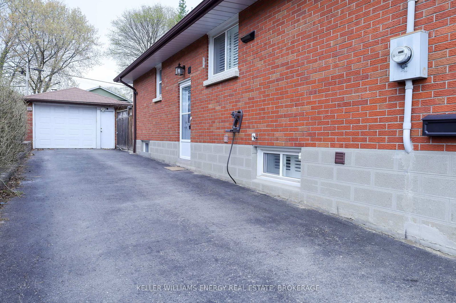Detached House for lease at Bsmt-242 Chadburn Street, Oshawa, Central, L1H 5V6 - MLS: E12115553