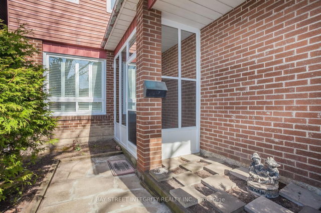 15 Plumbrook Crescent