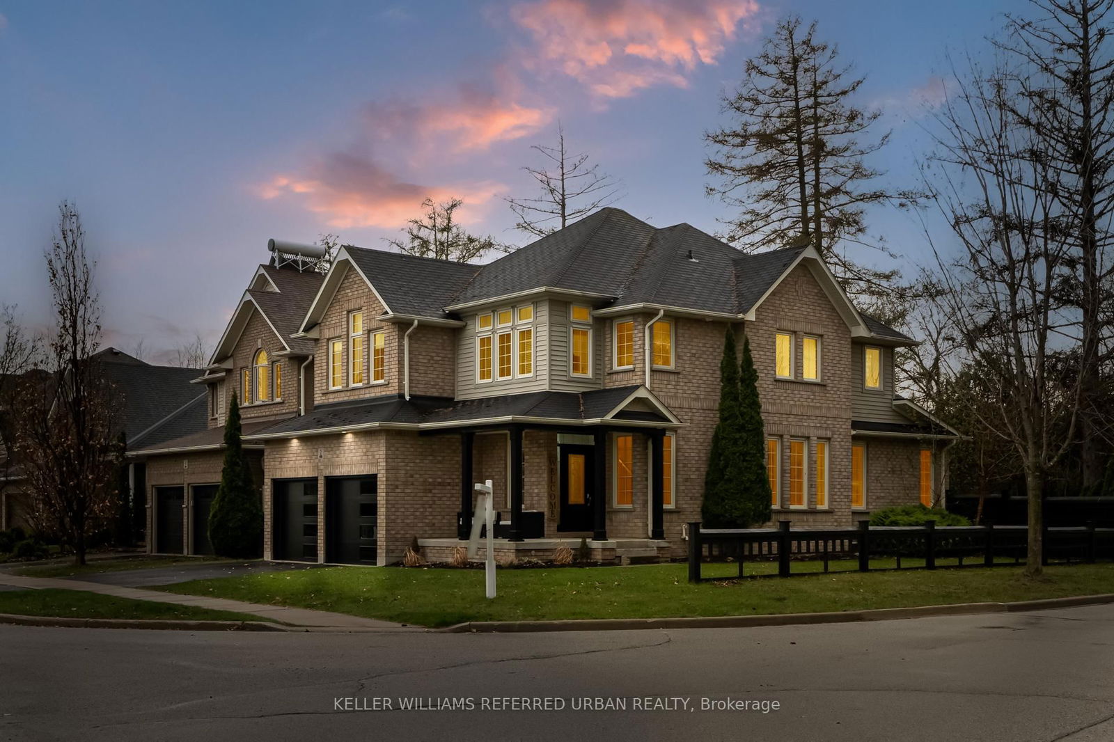 Property at 2 Thistledown