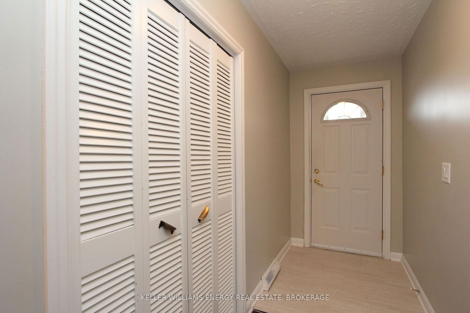 Detached House for lease at Upper-43 Harris Avenue, Oshawa, McLaughlin, L1J 5K6 - MLS: E12116202