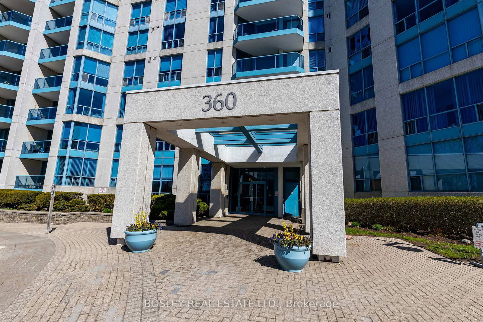 Condo for sale at 402-360 Watson Street, Whitby, Port Whitby, L1N 9G2 - MLS: E12116357