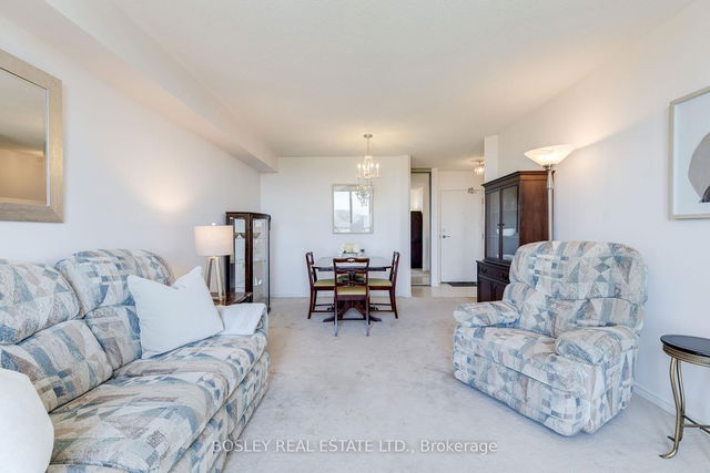 402 - 360 Watson Street