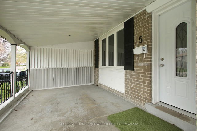 5 Tulloch Drive