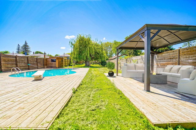 48 Ranstone Gardens