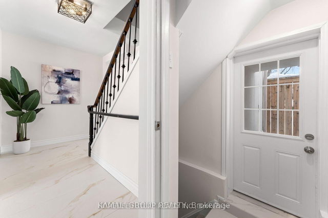 Bsmt - 47 Oakley Boulevard